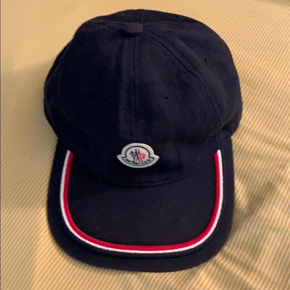 Moncler hat